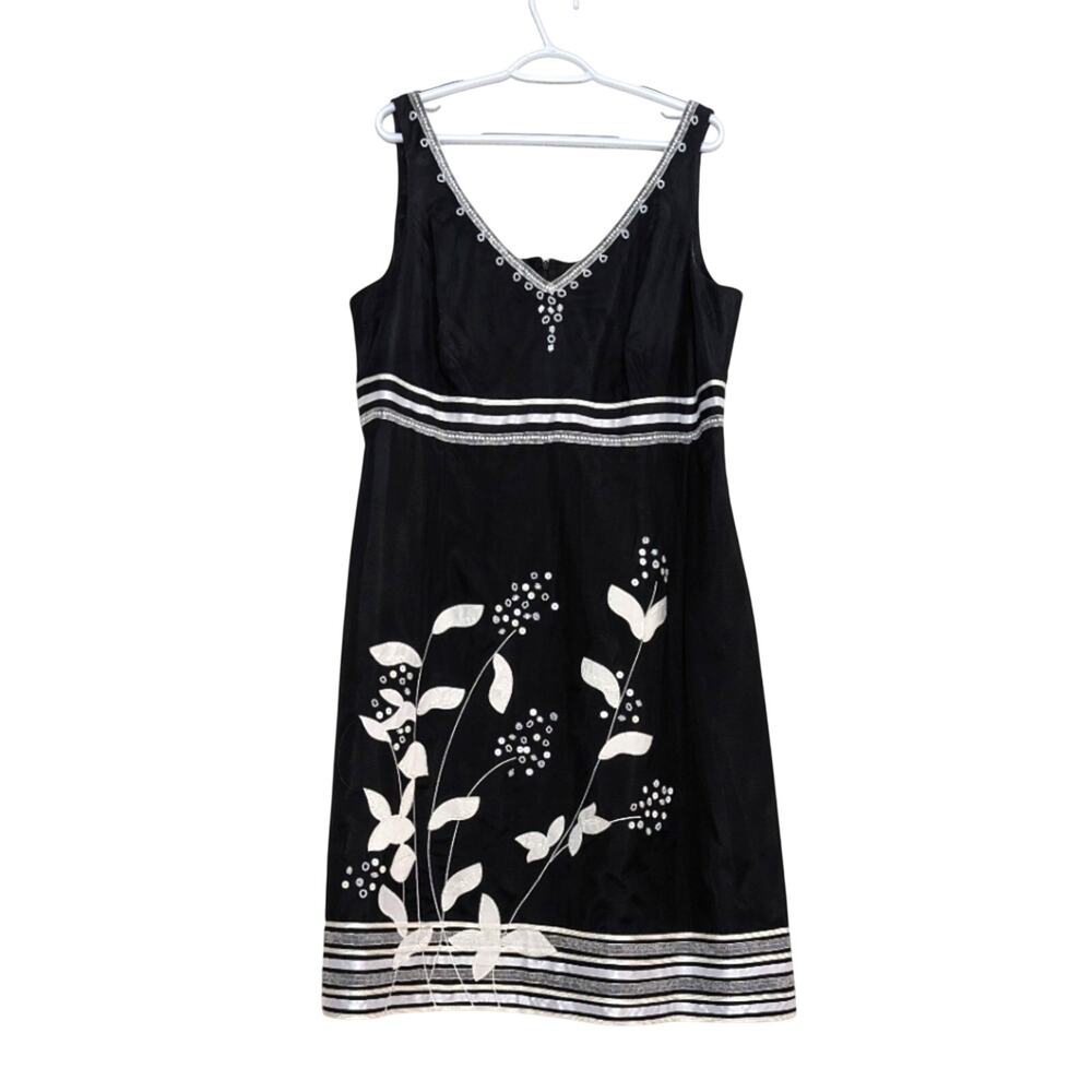 Adrianna Papell Woman embellished sleeveless dress black white 18w